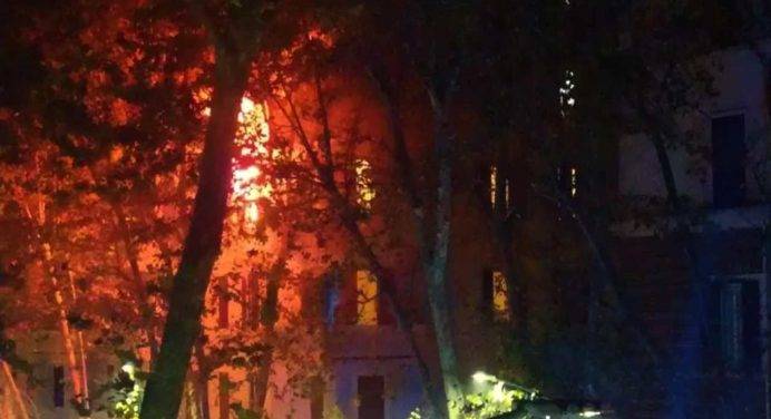 Incendio in un appartamento a Roma: mistero sull’identità della vittima