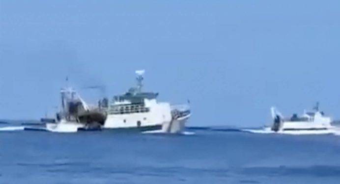 Lampedusa, peschereccio tunisino sperona una motovedetta italiana