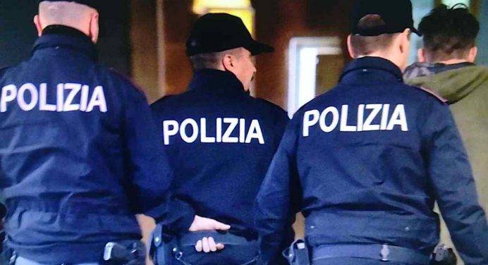 Si fingono poliziotti per rubare alla gente: arresti a Milano