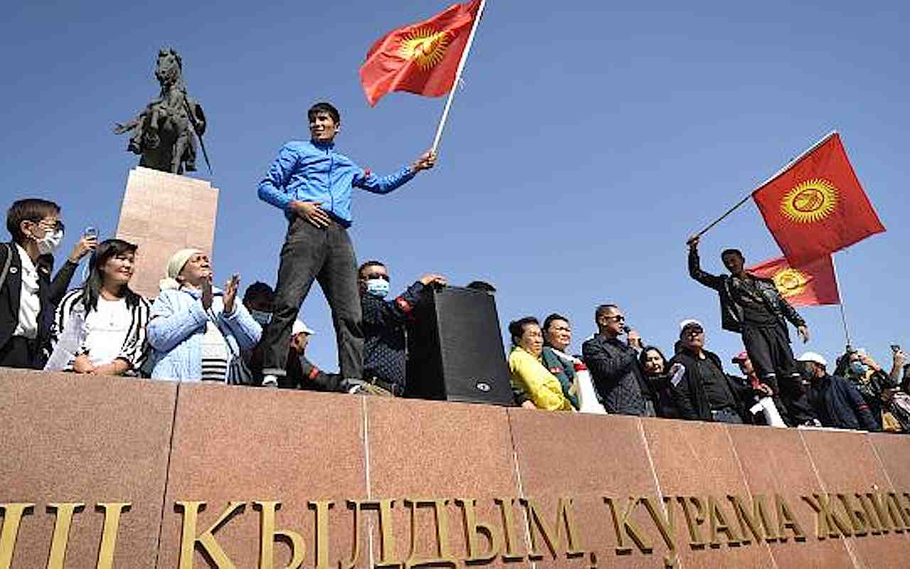 Kirghizistan: invalidati i risultati delle elezioni parlamentari