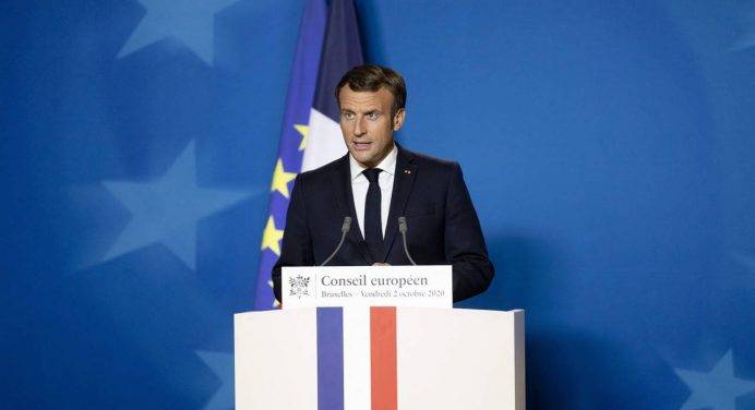 Eliseo 2022: Macron si conferma primo al 27,6%, Le Pen a 23,41%. Disordini a Rennes e Lione
