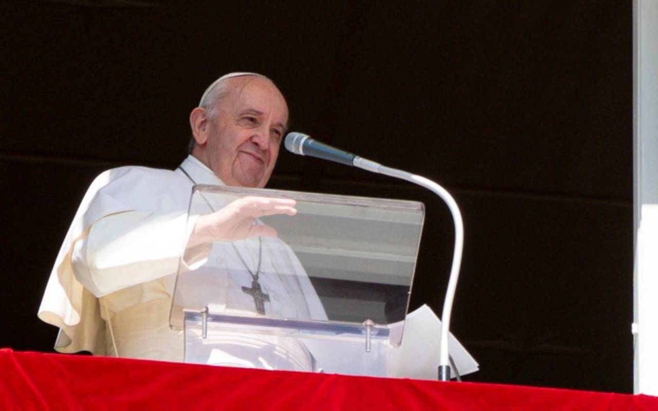 Angelus, il grido di Papa Francesco: “Fermare ogni ostilità in Libia”