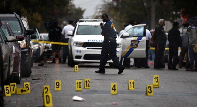 La Polizia uccide un afroamericano, caos a Philadelphia
