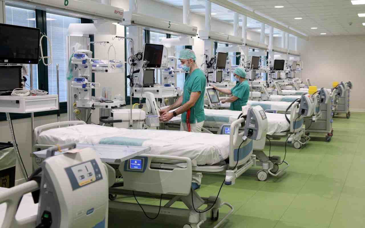 L’allarme dei medici ospedalieri: “Il dpcm potrebbe non bastare”