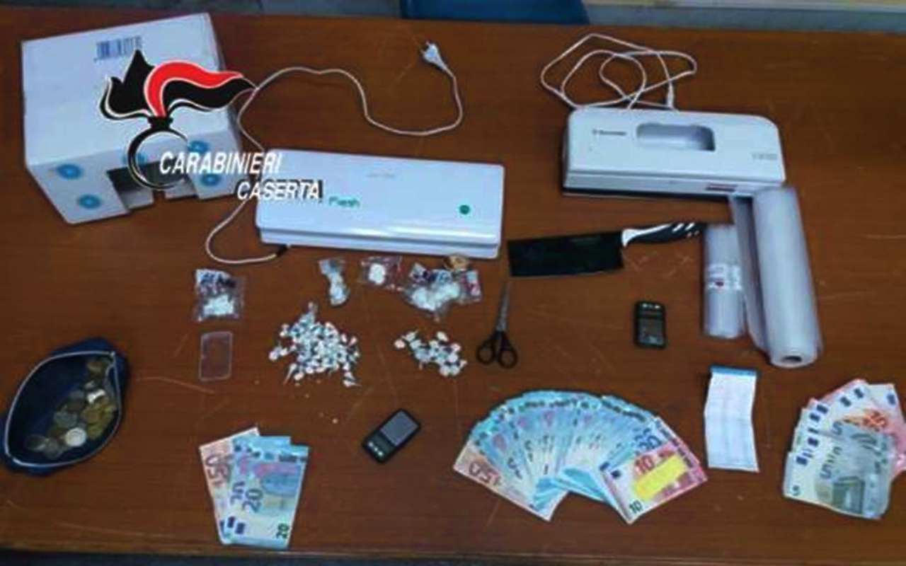 Vendevano cocaina e crack al circolo sportivo giovanile: 12 arresti