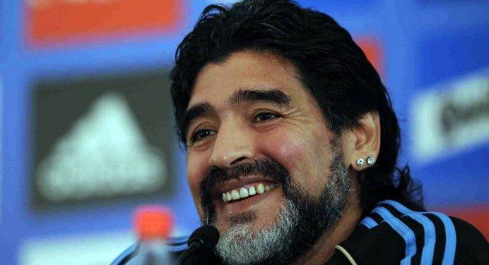 Maradona operato, i medici: “Intervento andato bene, è sotto controllo”