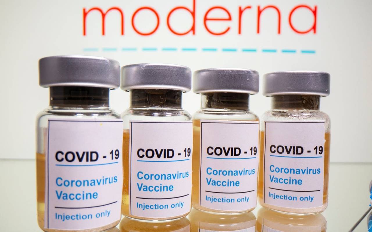 Vaccino, Moderna chiede l’autorizzazione per Europa e Usa: “Efficacia fino al 100% nei casi severi”