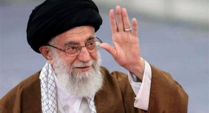 Khamenei: “Le politiche dell’Iran sono chiare. Non mutano in base alla presidenza degli Usa”