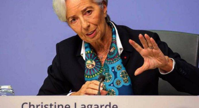 Lagarde: “Il 2023 non sarà brillante, ma meglio di quanto si temesse”