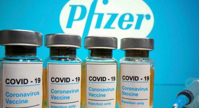 Covid, la Gran Bretagna ha approvato l’uso del vaccino Pfizer-BioNTech