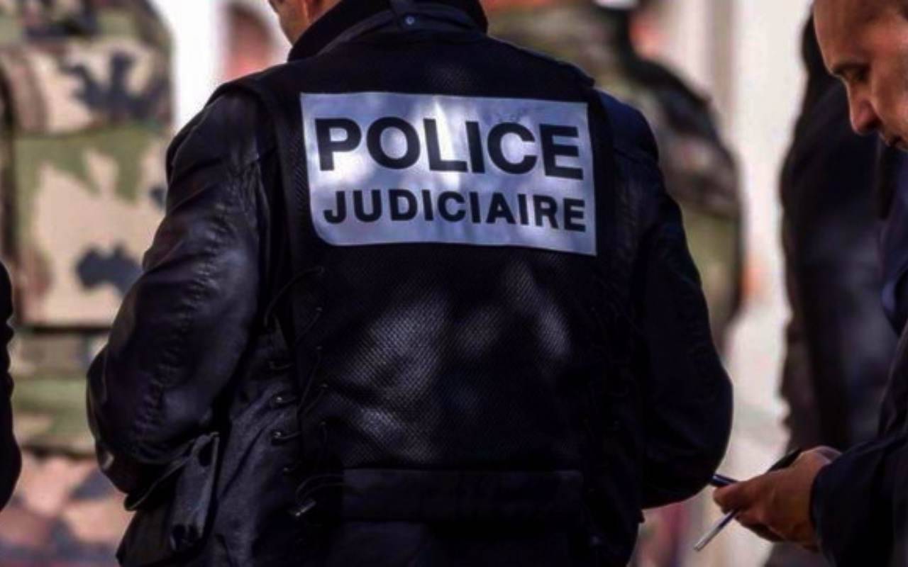 Francia, tre gendarmi uccisi a colpi d’arma da fuoco. Morto l’attentatore