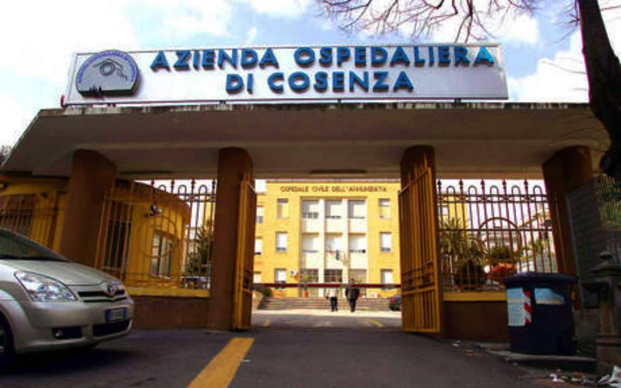 Truffa milionaria all’ospedale di Cosenza: 4 arresti tra funzionari e dirigenti