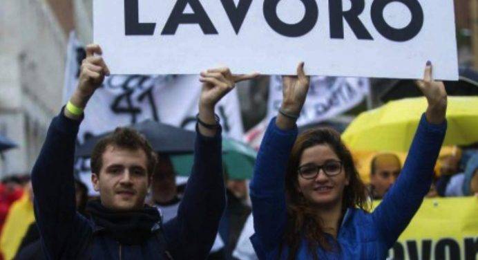 Istat: “Il tasso di disoccupazione giovanile a Ottobre sale al 30,3%”