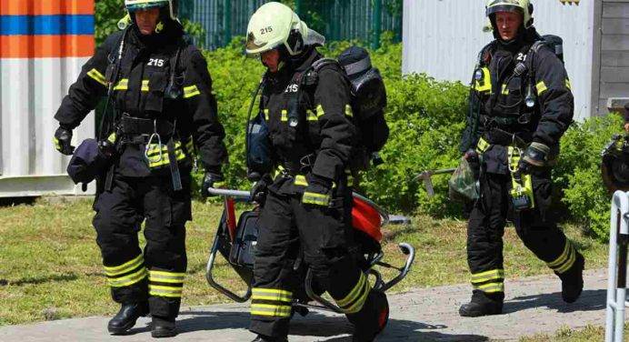 Russia: incendio in un palazzo a Ekaterinburg, 8 morti