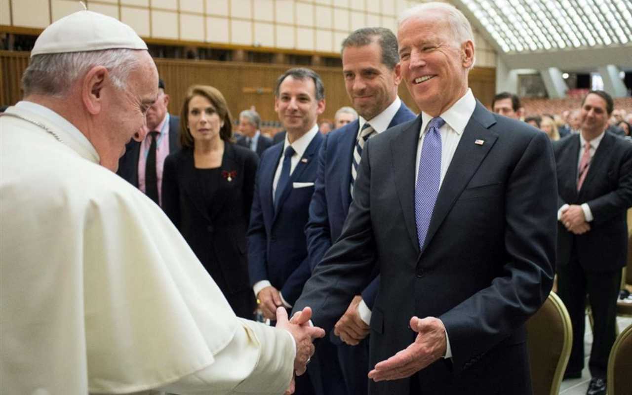 Papa a Biden: “Dio le conceda saggezza e forza per il suo alto ufficio”