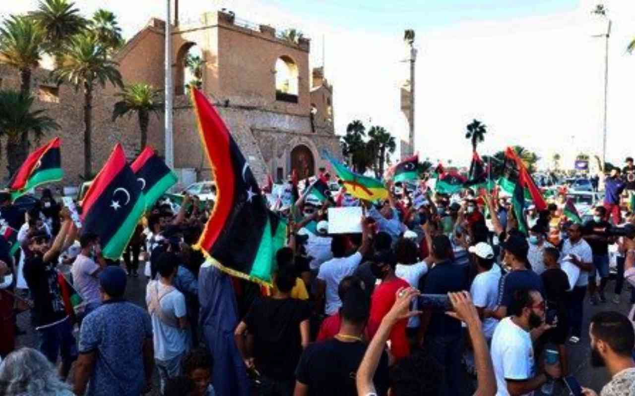 Libia, scontri armati tra milizie nella periferia di Tripoli