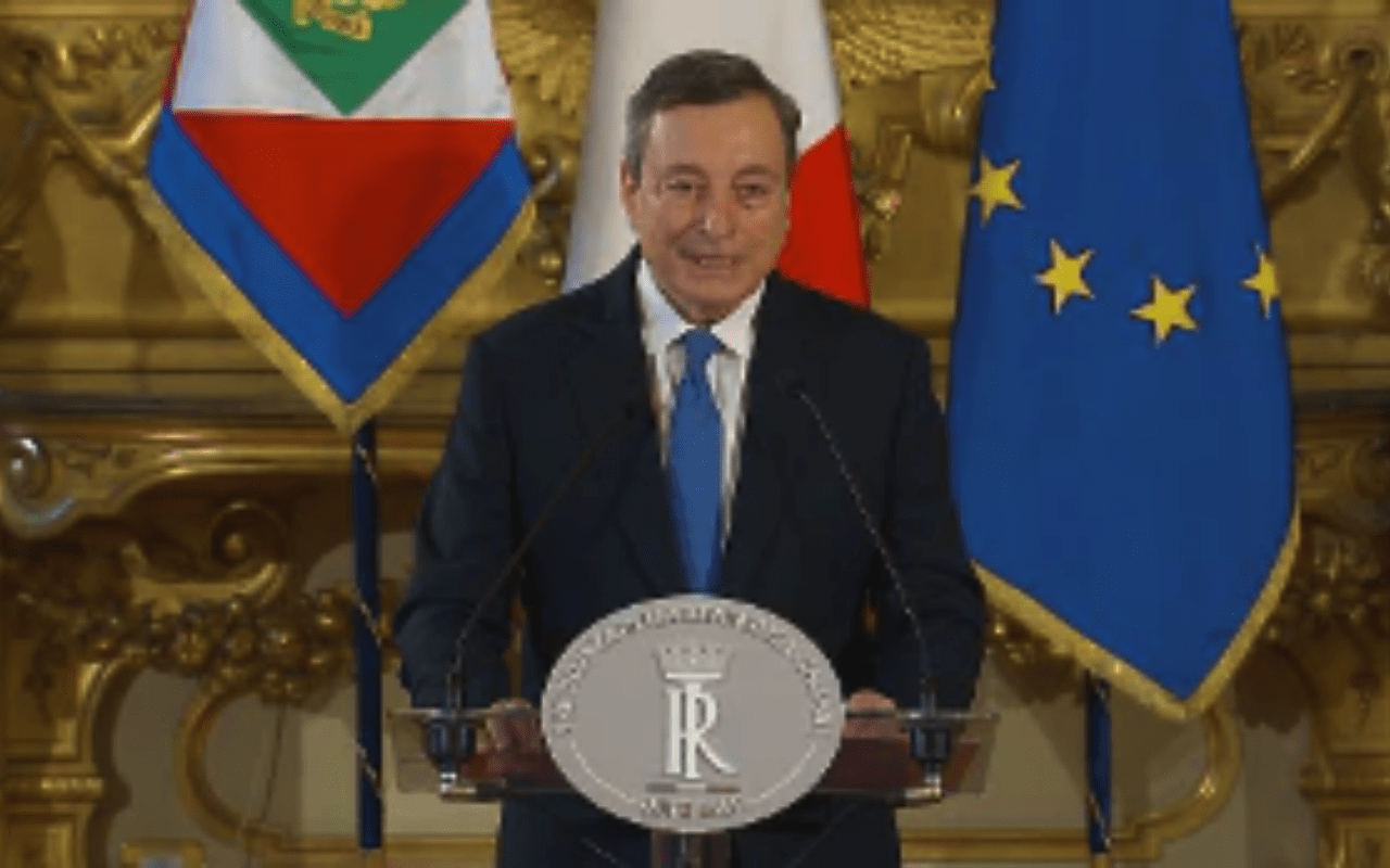 Draghi accetta l’incarico con riserva: “L’emergenza richiede risposte all’altezza”