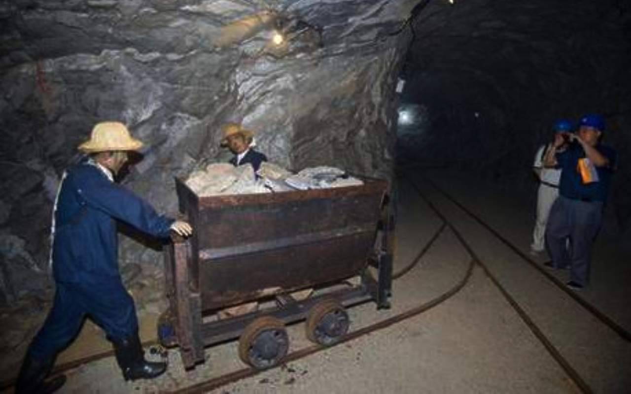 Scoppia un rogo in una miniera cinese: ci sono morti e feriti
