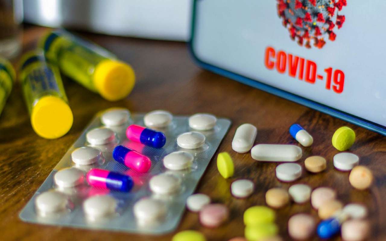 Vendevano pericolosi farmaci anti covid online: Nas oscurano 11 siti