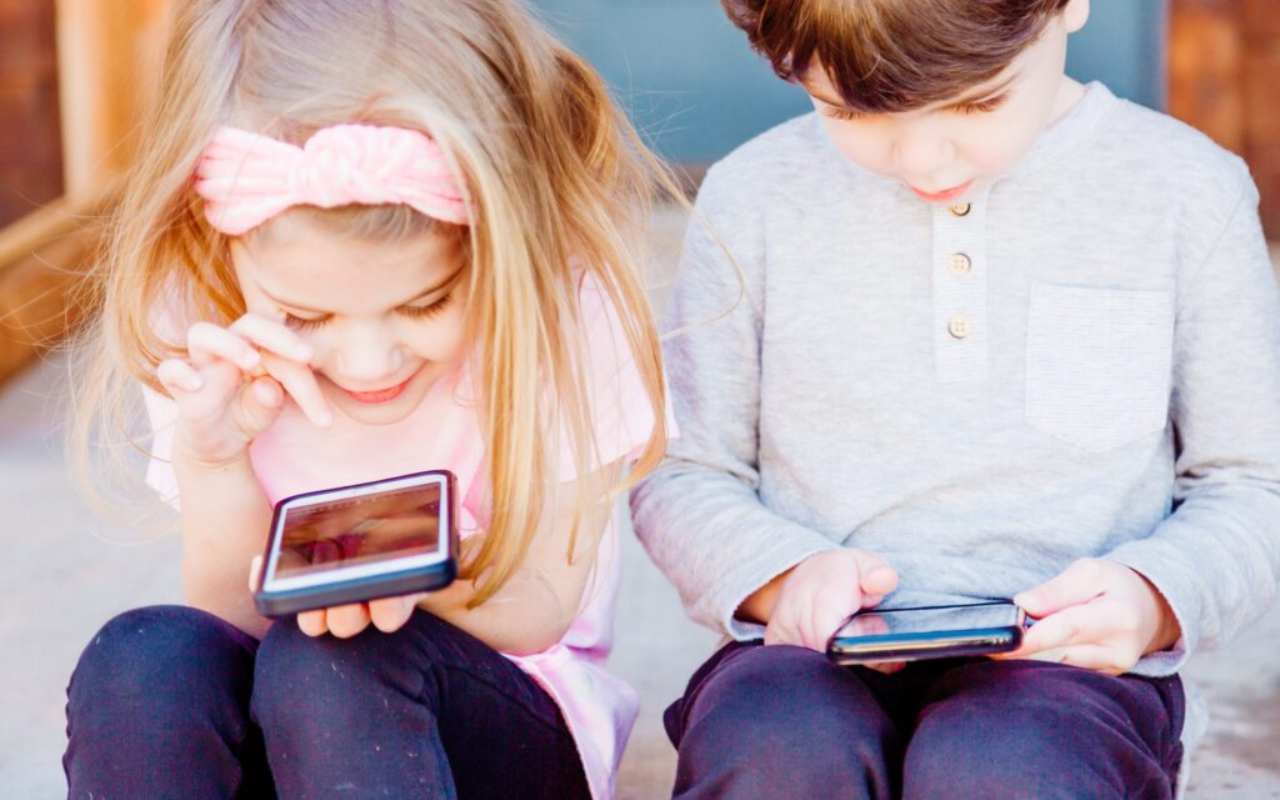 Allarme “sextortion”: in aumento l’adescamento di bambini piccoli in rete