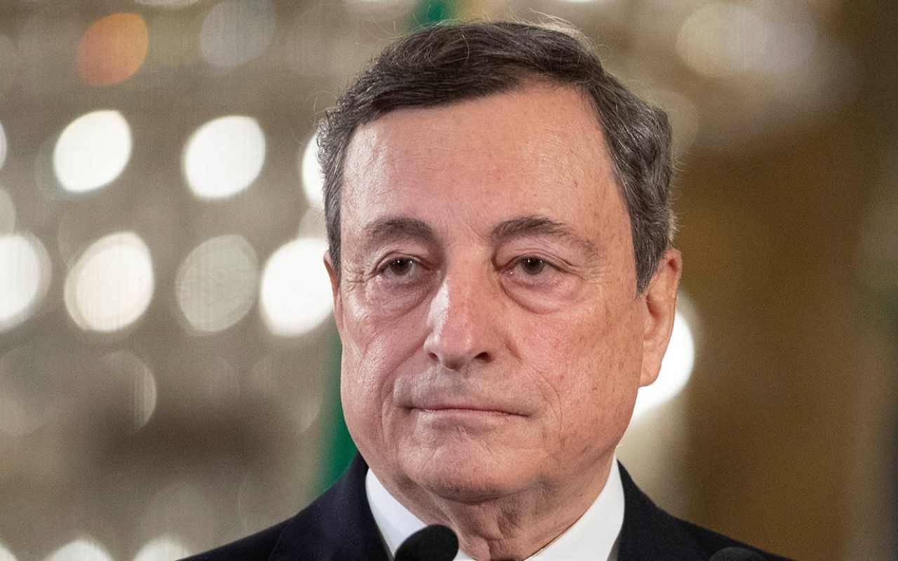 Draghi al Summit EuMed di Atene: “Transizione grande e rapida, proteggere i più deboli dai costi sociali”
