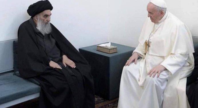 Collaborazione e amicizia tra le religioni: Francesco incontra Al-Sistani