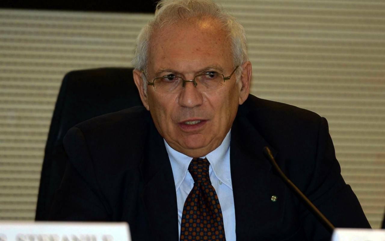 Mascherine alla maturità, Bianchi: “All’orale decide il presidente della Commissione”