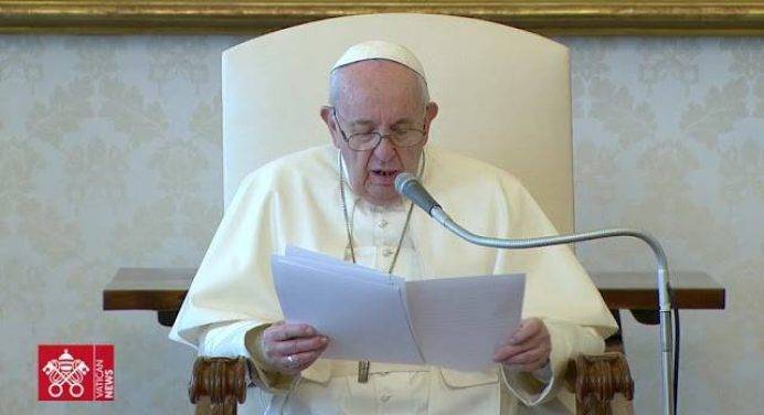 Papa: “Le vittime di guerre, dittature, aborti sono i crocifissi di oggi”