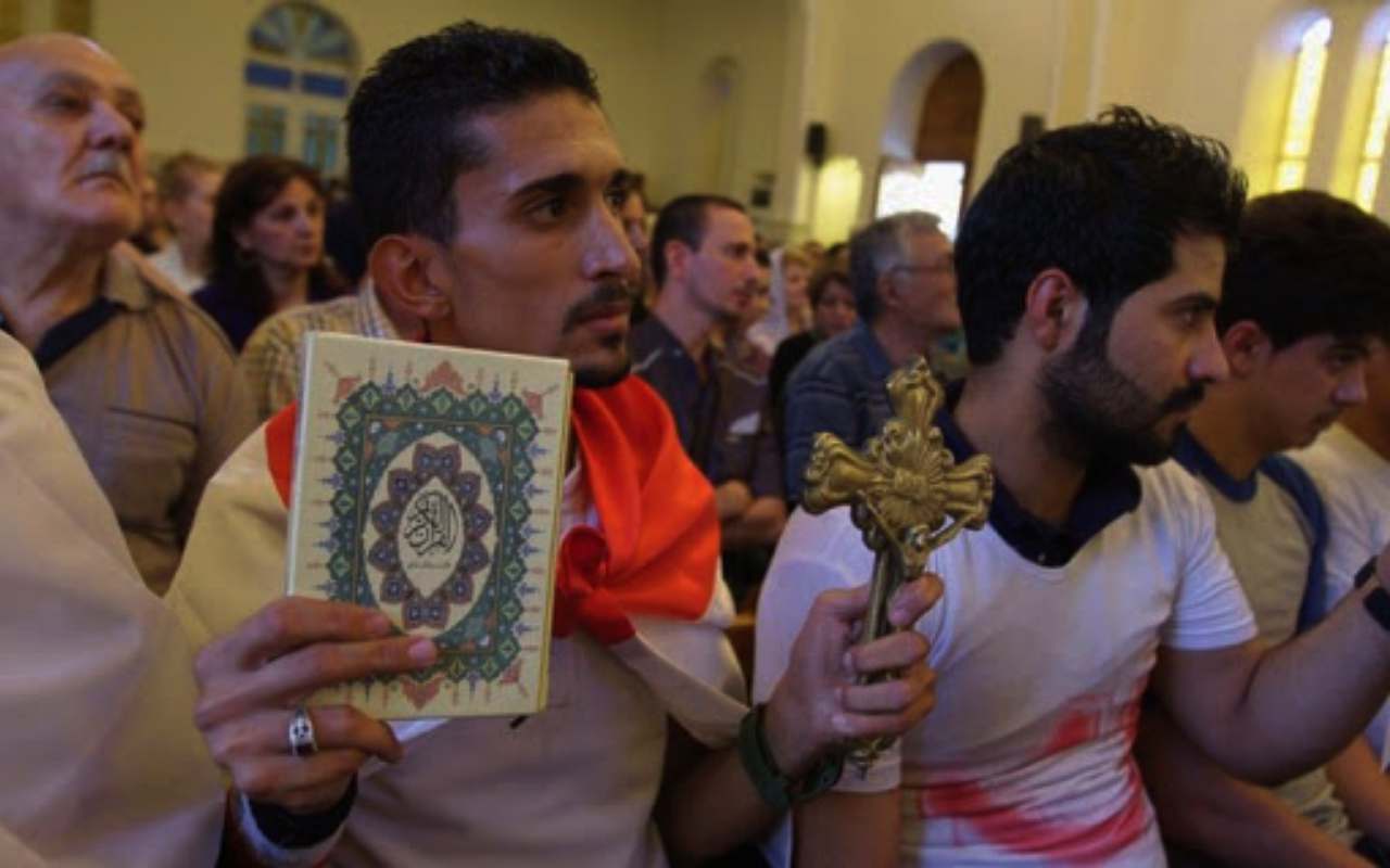 Il Papa, prima di partire per l’Iraq, ha incontrato 12 rifugiati iracheni
