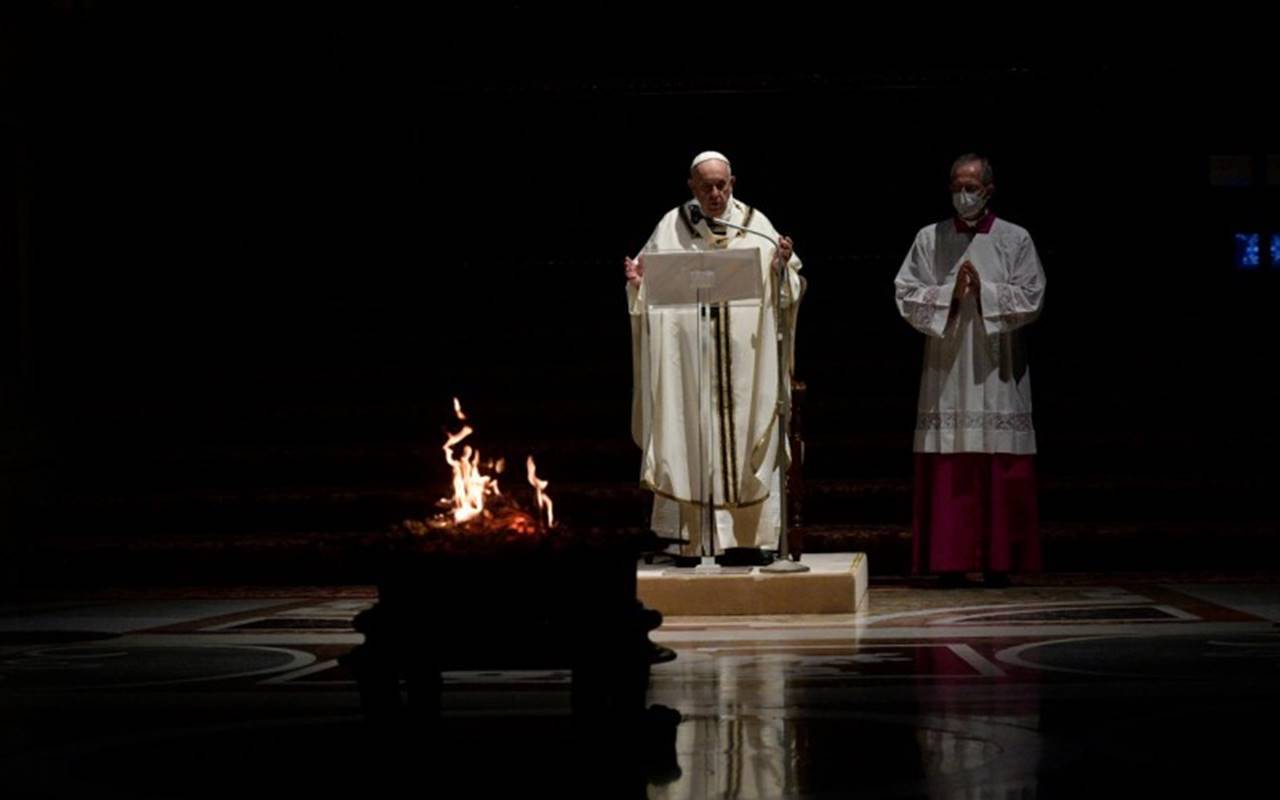 Papa Francesco veglia Pasqua