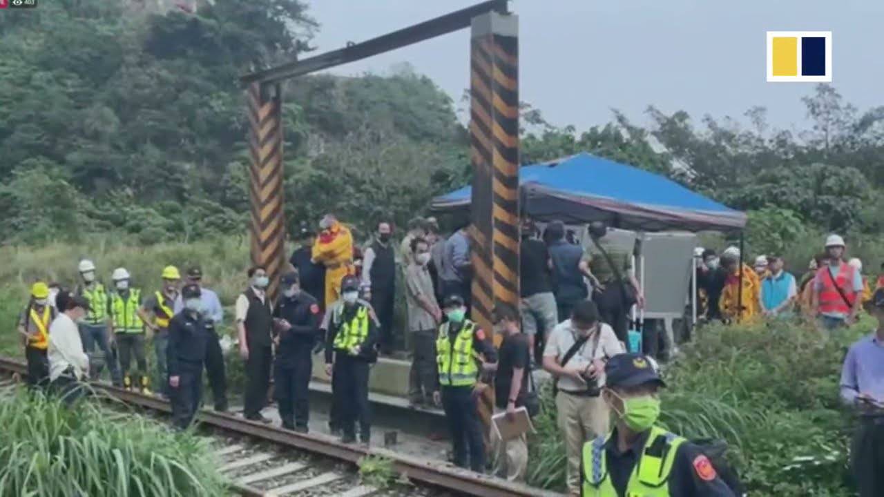 Taiwan, treno deraglia in una galleria: decine di morti e fetiti