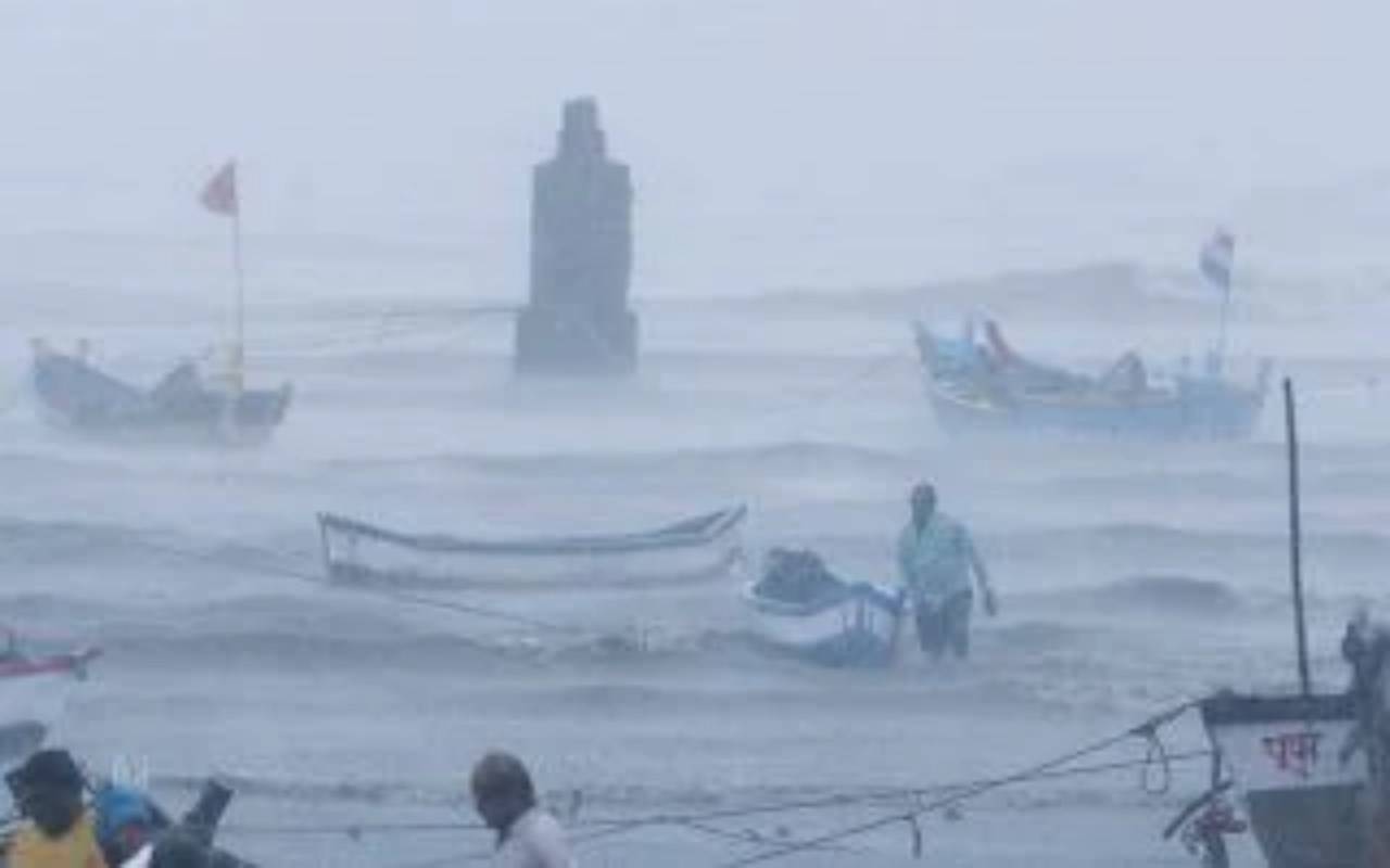 India, ciclone Tauktae: naufraga chiatta, 127 persone disperse in mare