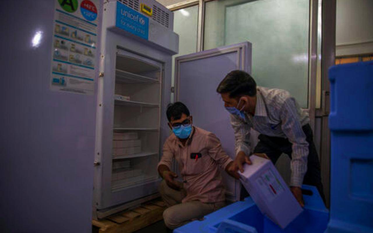 Covid India: l’Unicef invia aiuti salvavita per sanitari e civili