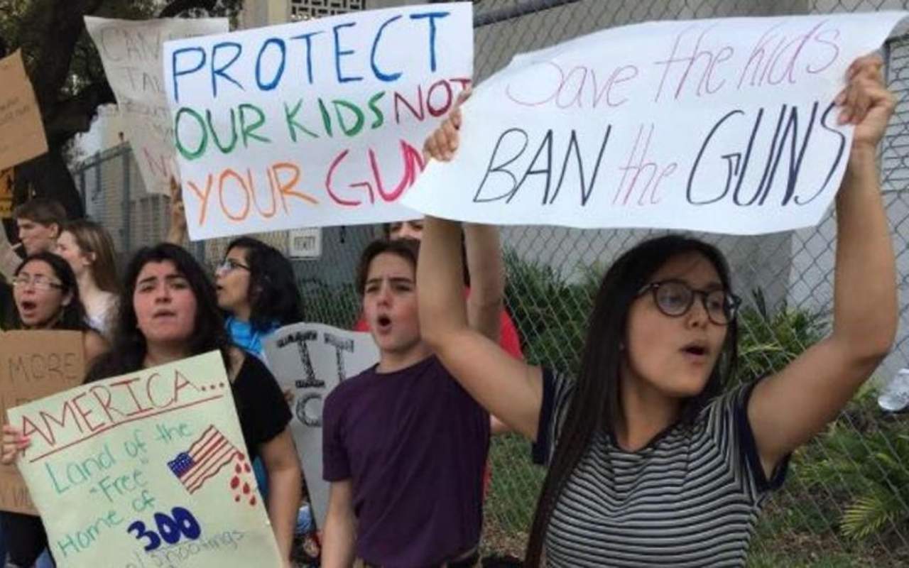 Usa: shock in Florida, due teen-agers armati sparano alla polizia