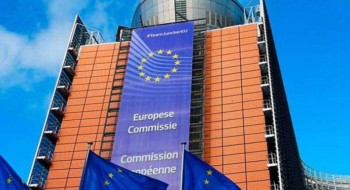 Commissione Ue, presentato il piano su caro energia e forniture di gas