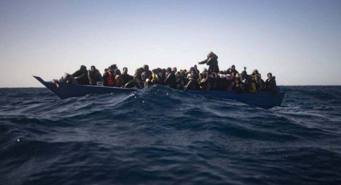 Migranti, naufragio nel mar Egeo