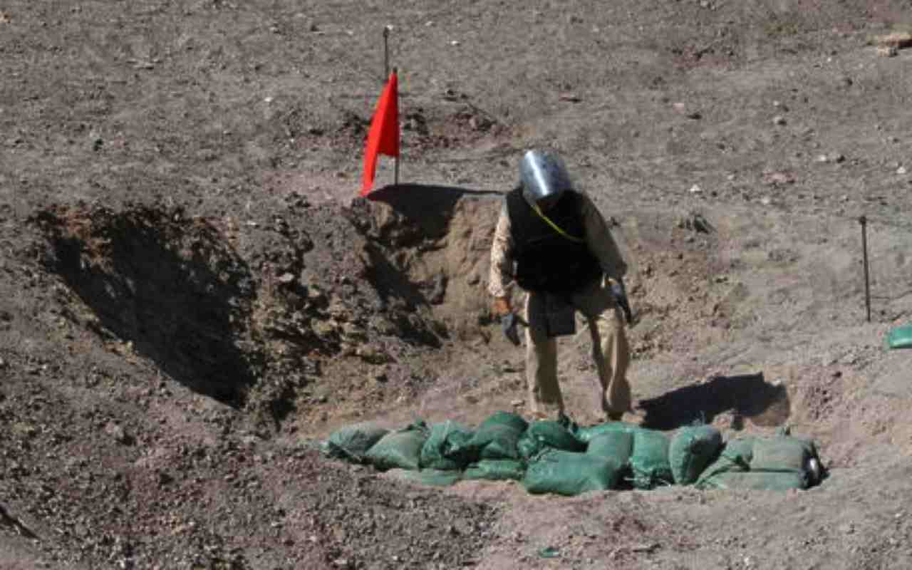 Ancora un attacco talebano in Afghanistan: uccisi 10 sminatori