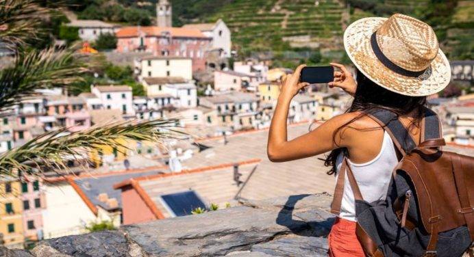 Così il turismo diventa circolare. 16 destinazioni sostenibili su coste, isole e territori nel Mediterraneo