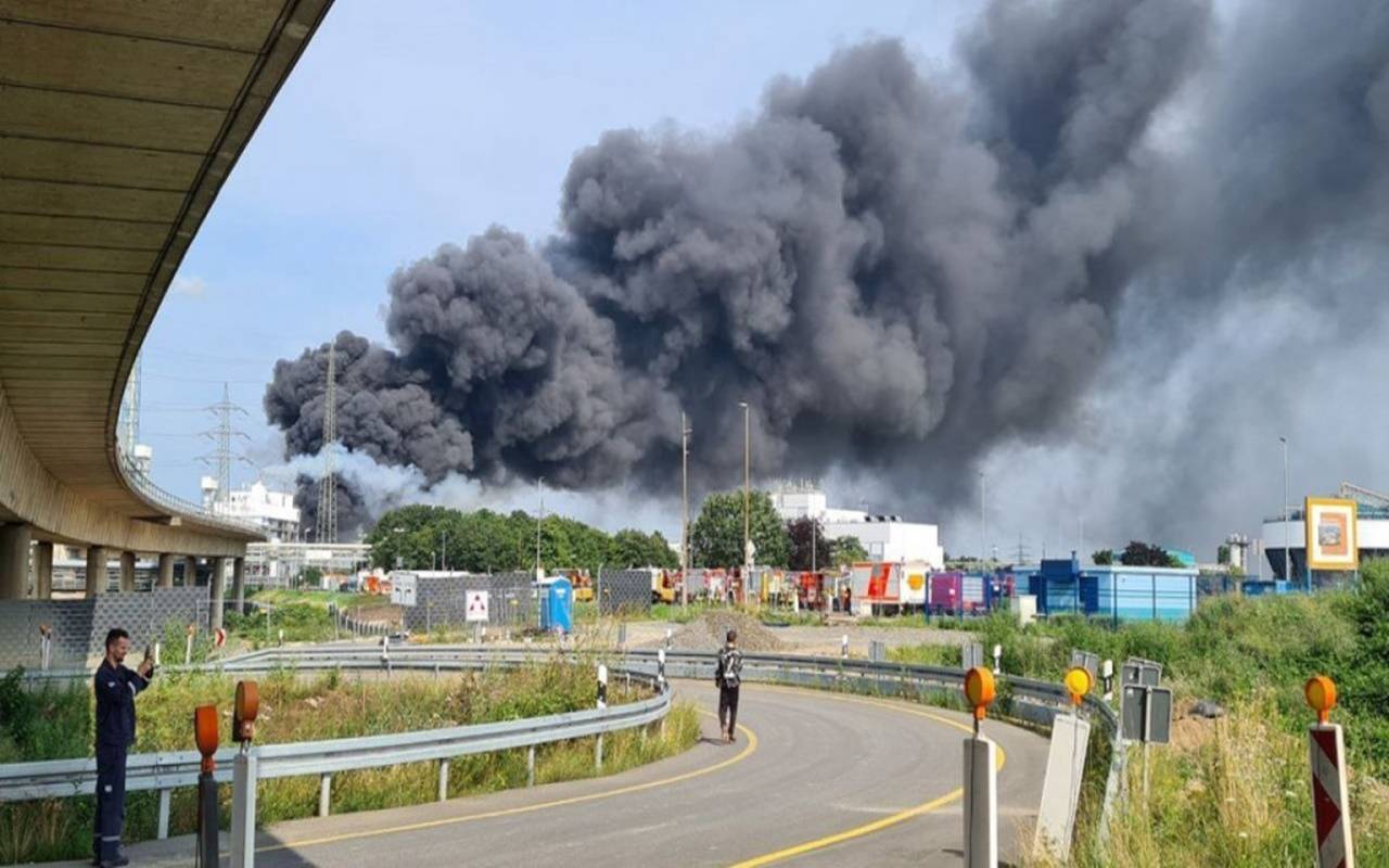 L’esplosione nel parco chimico di Leverkusen causa un morto e 31 feriti