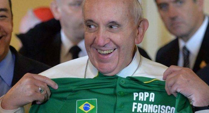 Il Papa ai comunicatori sociali del Brasile: “Smascherare le fake news”