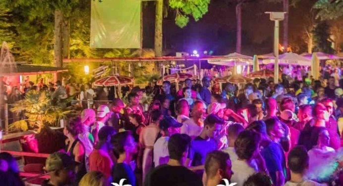 Focolaio Covid in discoteca: la polizia chiude il locale per 75 giorni