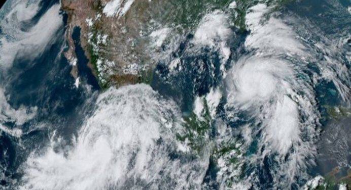 L’uragano Ida si rafforza e si avvicina agli Stati Uniti