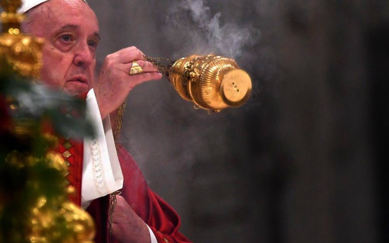 Papa: “Liturgia a rischio marginalità, torni al centro della fede”