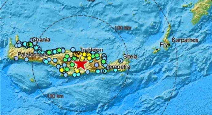 Forte terremoto magnitudo 6.1 a Creta: 1 morto e persone intrappolate tra le macerie