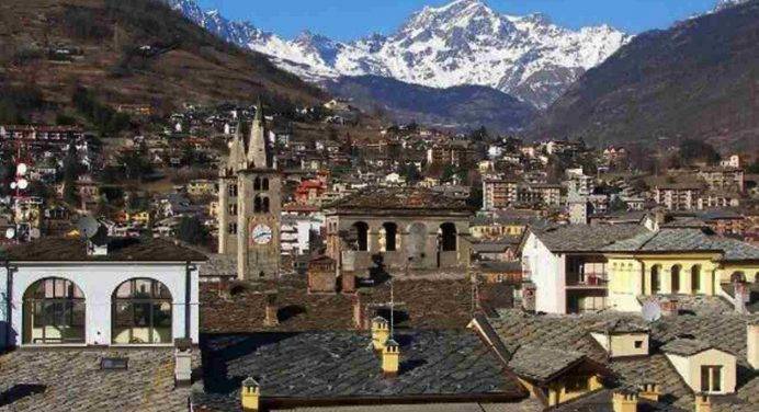 Covid, Regioni Ue: “Valle d’Aosta tasso più elevato di morti in Europa”