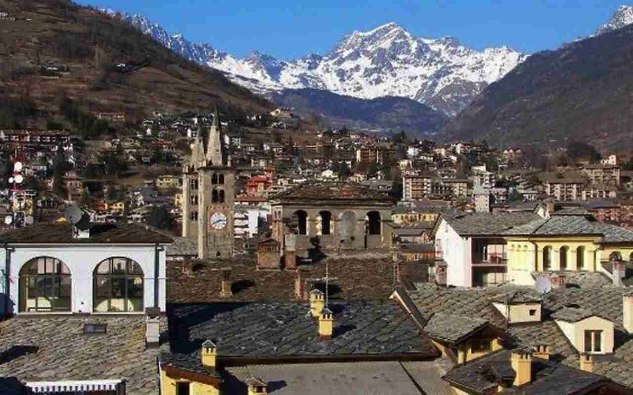 Covid, Regioni Ue: “Valle d’Aosta tasso più elevato di morti in Europa”
