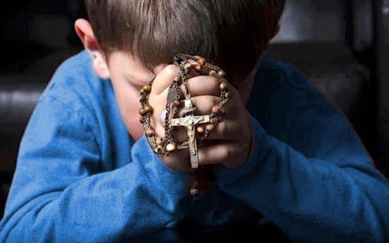 Un milione di bambini insieme per pregare il rosario