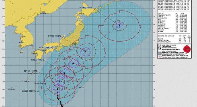 Il tifone Mindulle investe il Giappone: venti fino a 162 km/h