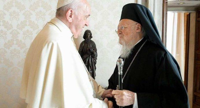 Il Papa a Bartolomeo: “Si cerchi la via del dialogo e della riconciliazione”
