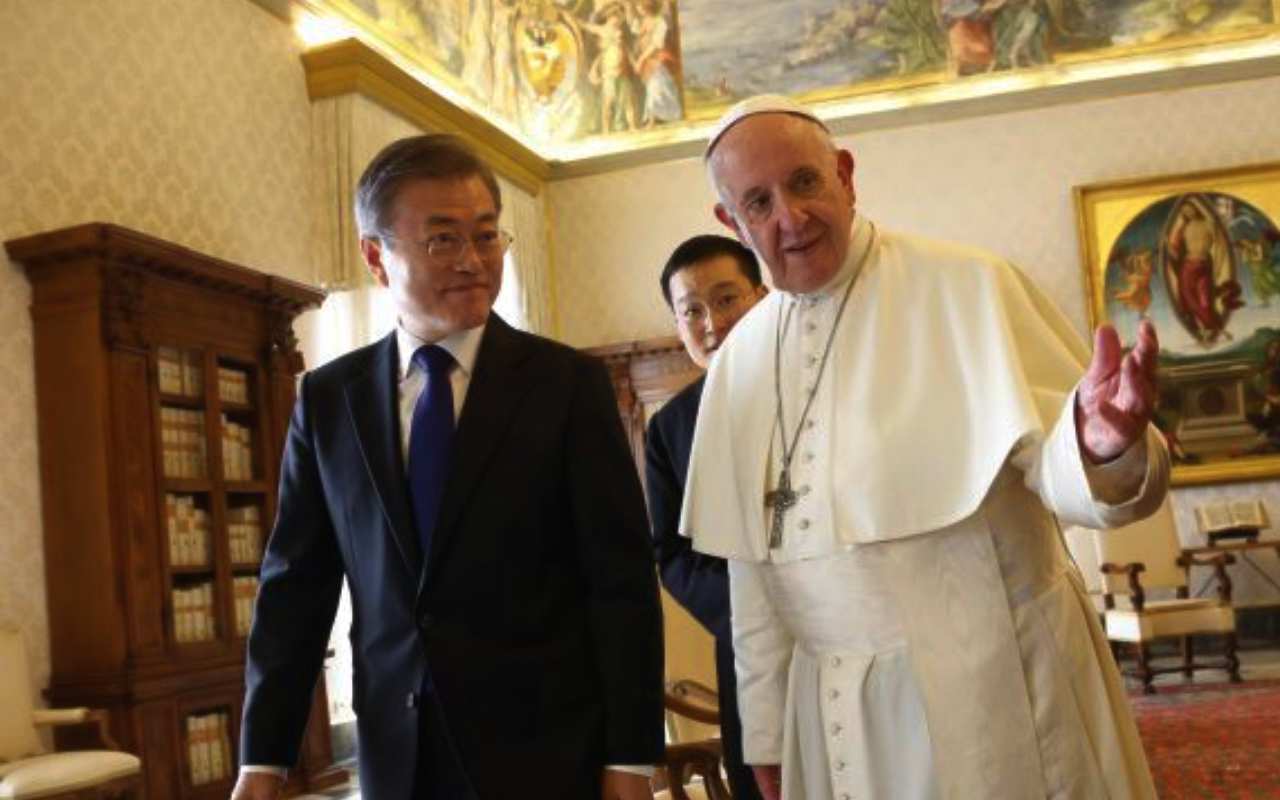 G20: il presidente della Corea del Sud, Moon Jae-in, incontra il Papa